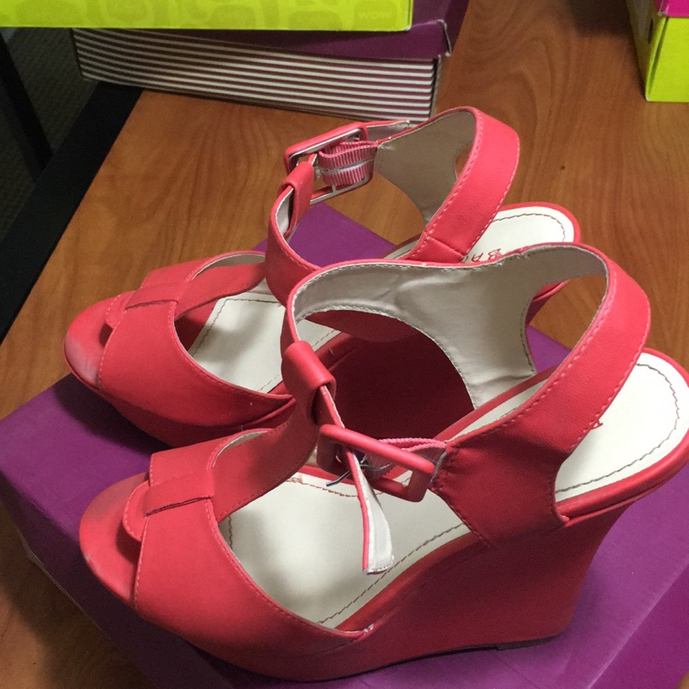 Coral wedges